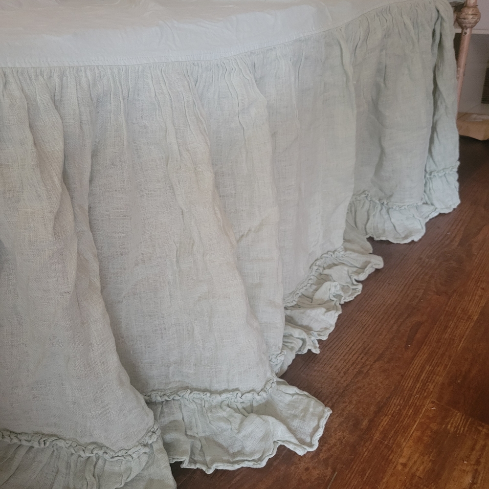Ruffled Linen Bed Skirt